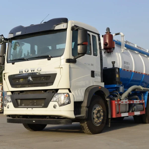 Sinotruck Hydro Excavators Combined Sewer Vacuum Suction Jetting Truck